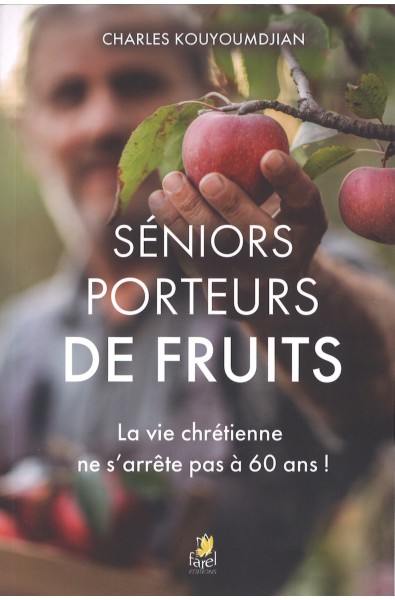 Séniors porteurs de fruits